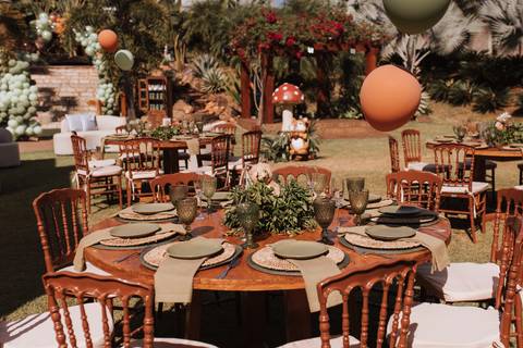 Decoração de aniversário de 1 ano com tema de bosque'