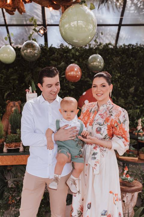 Decoração de aniversário de 1 ano com tema de bosque'