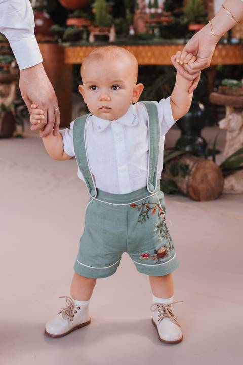 Decoração de aniversário de 1 ano com tema de bosque'