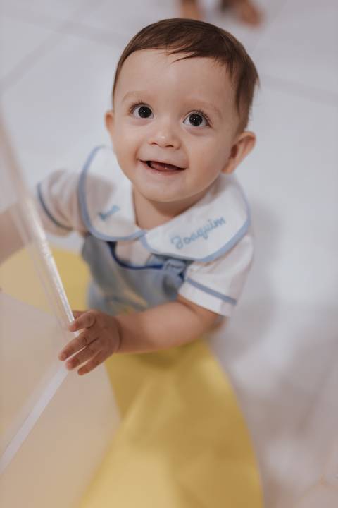 Decoração de aniversário de 1 ano de gêmeos com tema primeira volta ao sol'