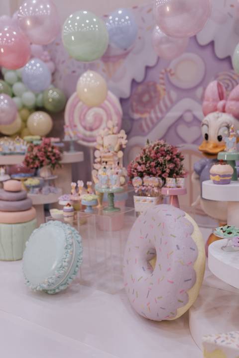 Decoração de aniversário de 2 ano com tema de Minnie'