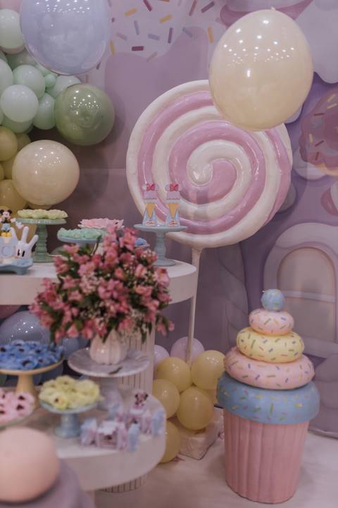 Decoração de aniversário de 2 ano com tema de Minnie'