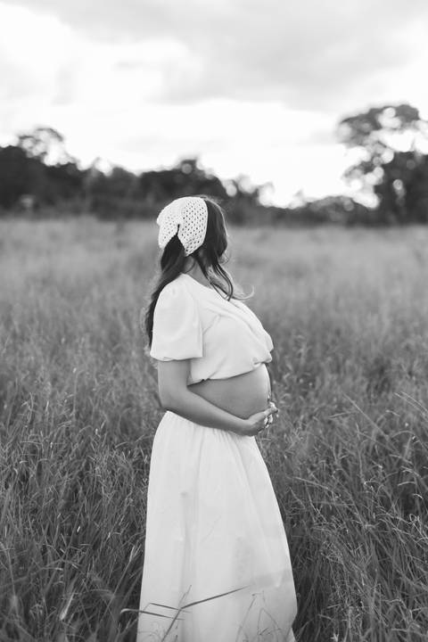 inspiração de ensaio de gestante no campo'