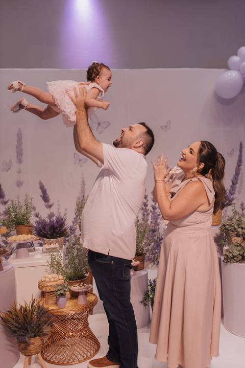 Decoração de aniversário de 1 ano com tema de lavanda'