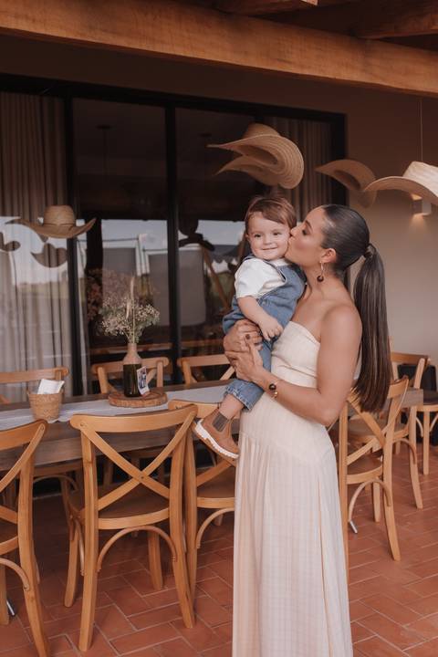 Inspiração de decoração de aniversário de 1 ano com tema de fazenda'