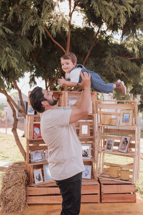 Inspiração de decoração de aniversário de 1 ano com tema de fazenda'