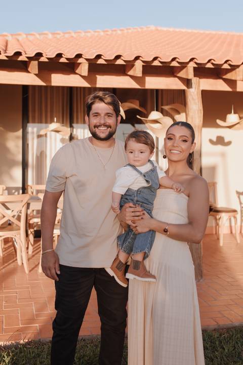 Inspiração de decoração de aniversário de 1 ano com tema de fazenda'