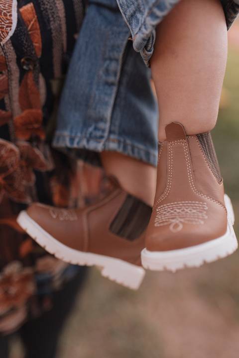 Inspiração de decoração de aniversário de 1 ano com tema de fazenda'