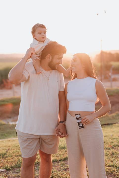 Inspiração de ensaio revelação de sexo do baby no campo '