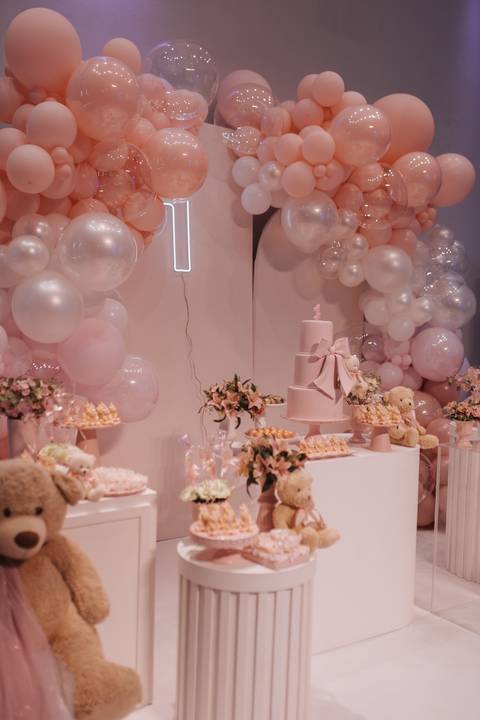 Decoração de aniversário de 1 ano com tema de ursinho'