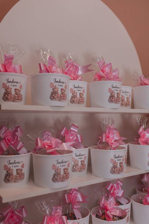 Decoração de aniversário de 1 ano com tema de ursinho'
