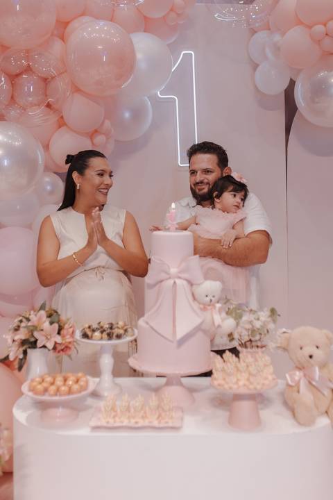 Decoração de aniversário de 1 ano com tema de ursinho'