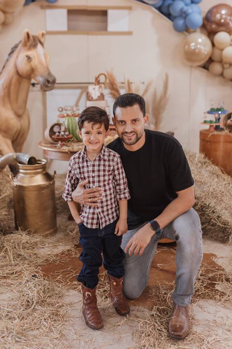 Decoração de aniversário de 6 anos com tema de fazenda'