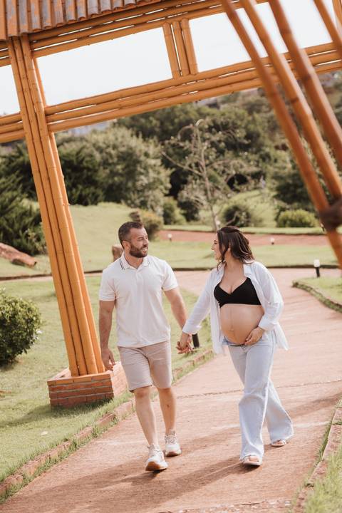 inspiração de ensaio gestante no parque do japão'