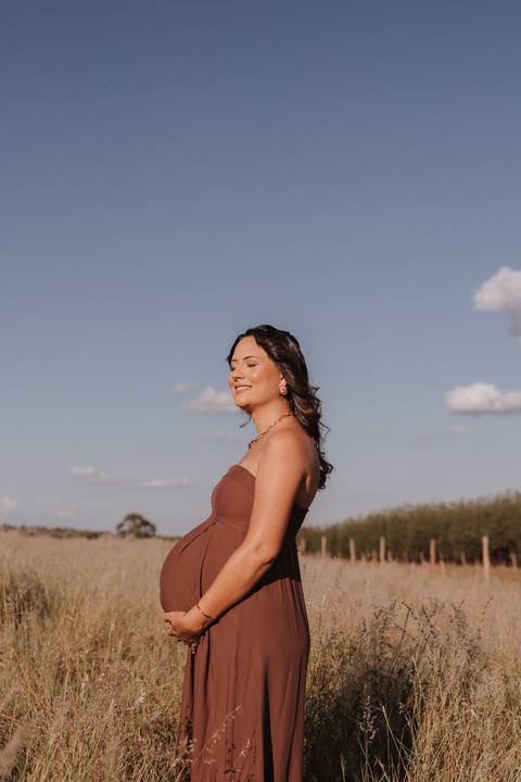 inspiração de ensaio gestante no campo'