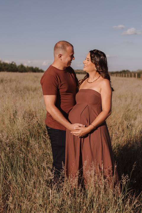 inspiração de ensaio gestante no campo'