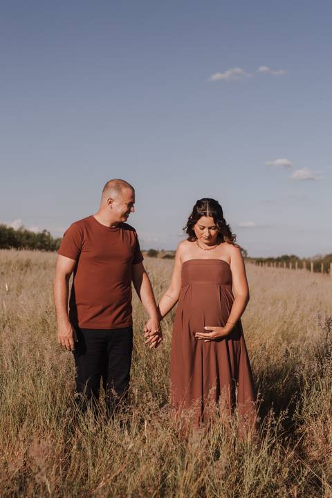 inspiração de ensaio gestante no campo'