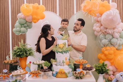Decoração de aniversário de 1 ano com tema de dinossauro '