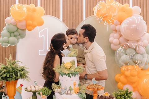 Decoração de aniversário de 1 ano com tema de dinossauro '