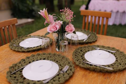 Decoração de aniversário de 1 ano com tema de flores'