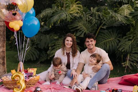 ensaio em família ao ar livre, comemoração de aniversário de 3 anos'