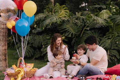 ensaio em família ao ar livre, comemoração de aniversário de 3 anos'