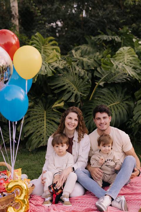ensaio em família ao ar livre, comemoração de aniversário de 3 anos'