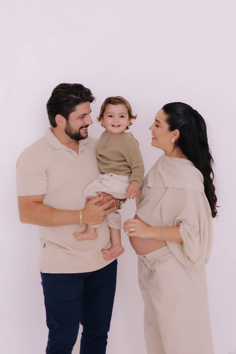 inspiração de ensaio gestante no estúdio'