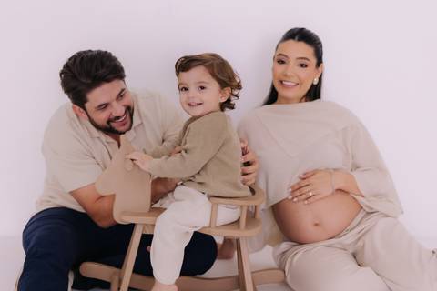 inspiração de ensaio gestante no estúdio'