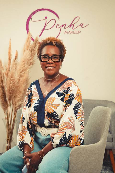 retratos corporativos-retrato corporativo feminino-retrato corporativo-maquiadora-Marcelo Cortez Fotografia-Estúdio Fotográfico-maquiadora noivas-maquiadora debutantes-maquiadora-madrinhas'