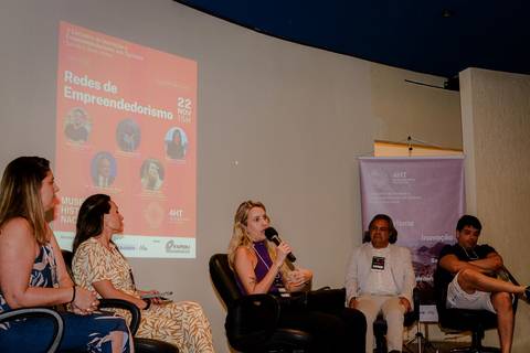 Palestra institucional da UNIGRANRIO focada em empreendedorismo e bem-estar durante evento corporativo no RJ'
