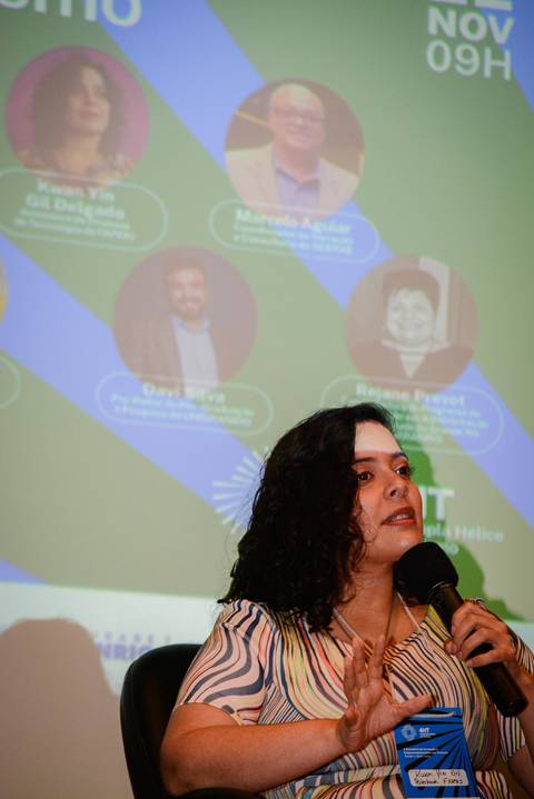 Palestra institucional da UNIGRANRIO focada em empreendedorismo e bem-estar durante evento corporativo no RJ.'