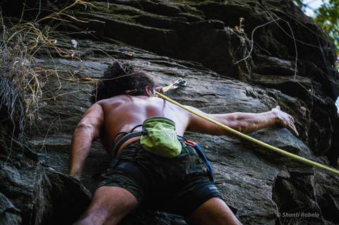 Fotografia de escalada, fotógrafo outdoor, fotografo de eventos esportivos, fotógrafo gv, fotógrafo em Governador Valadares MG, Shanti Amaral Fotografia.'