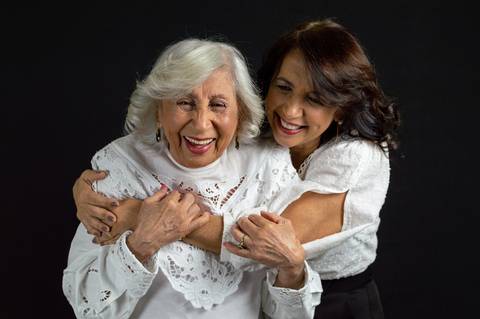 Retratos família, fotógrafo de família, retratos no estúdio, fotógrafo em gv, fotógrafo em governador valadares mg, Shanti Amaral Fotografia.'