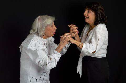 Retratos família, fotógrafo de família, retratos no estúdio, fotógrafo em gv, fotógrafo em governador valadares mg, Shanti Amaral Fotografia.'