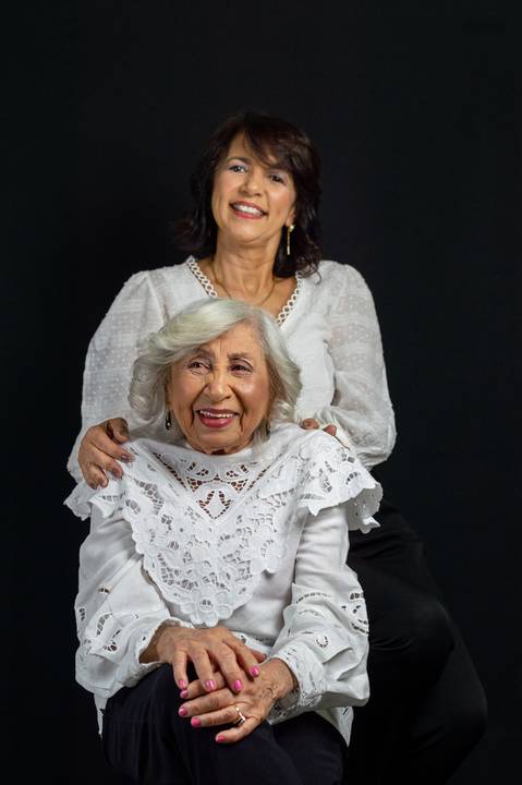 Retratos família, fotógrafo de família, retratos no estúdio, fotógrafo em gv, fotógrafo em governador valadares mg, Shanti Amaral Fotografia.'