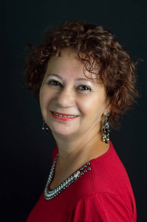 Fotografia feminina, fotógrafo feliz idade, retrato em estúdio, ensaio feminino, fotógrafo em gv, fotógrafo em governador valadares mg, Shanti Amaral Fotografia.'