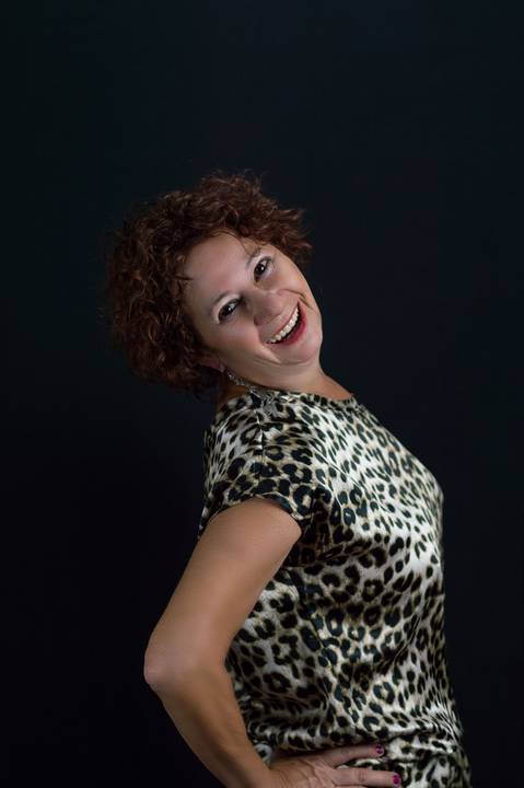 Fotografia feminina, fotógrafo feliz idade, retrato em estúdio, ensaio feminino, fotógrafo em gv, fotógrafo em governador valadares mg, Shanti Amaral Fotografia.'