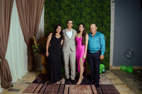 Fotografia de formatura, fotógrafo de eventos, fotógrafo de formatura em gv, fotógrafo em gv, fotógrafo em Governador Valadares MG, Shanti Amaral Fotografia.'