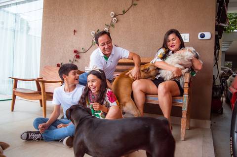 Ensaio fotográfico família pet, fotógrafo de cachorro, fotografia animal, amor por pet, fotógrafo gv, fotógrafo em Governador Valadares MG, Shanti Amaral Fotografia.'