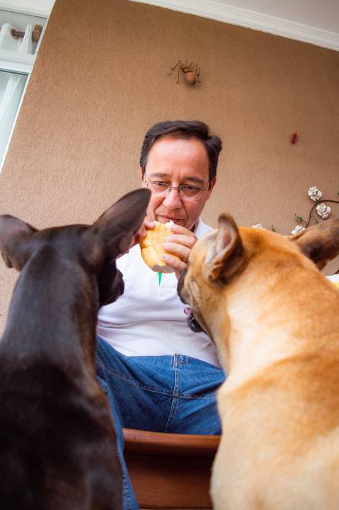 Ensaio fotográfico família pet, fotógrafo de cachorro, fotografia animal, amor por pet, fotógrafo gv, fotógrafo em Governador Valadares MG, Shanti Amaral Fotografia.'