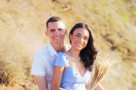 Ensaio fotográfico casal, fotos pré casamento, fotos pre- wedding, ensaio casal externo, fotos casal por do sol, ensaio externo no pico da ibituruna, fotógrafo gv, fotógrafo em Governador Valadares MG, Shanti Amaral Fotografia.'