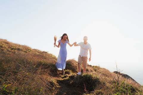 Ensaio fotográfico casal, fotos pré casamento, fotos pre- wedding, ensaio casal externo, fotos casal por do sol, ensaio externo no pico da ibituruna, fotógrafo gv, fotógrafo em Governador Valadares MG, Shanti Amaral Fotografia.'
