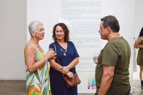 Fotógrafo de eventos, cobertura fotográfica de eventos, foto de exposição, fotógrafo arte, exposição de arte, fotógrafo gv, fotógrafo em Governador Valadares MG, Shanti Amaral Fotografia.'