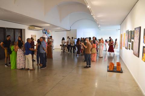 Fotógrafo de eventos, cobertura fotográfica de eventos, foto de exposição, fotógrafo arte, exposição de arte, fotógrafo gv, fotógrafo em Governador Valadares MG, Shanti Amaral Fotografia.'