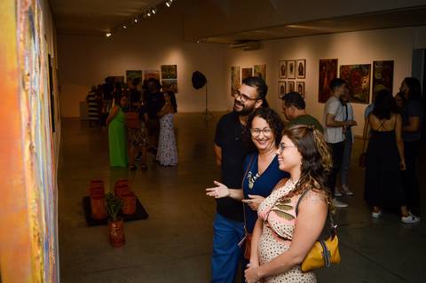 Fotógrafo de eventos, cobertura fotográfica de eventos, foto de exposição, fotógrafo arte, exposição de arte, fotógrafo gv, fotógrafo em Governador Valadares MG, Shanti Amaral Fotografia.'