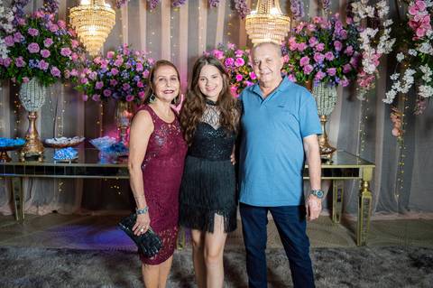 Fotógrafo de eventos, cobertura fotográfica de eventos, fotografia de aniversários, aniversario 18 anos, fotógrafo gv, fotógrafo em Governador Valadares MG, Shanti Amaral Fotografia.'