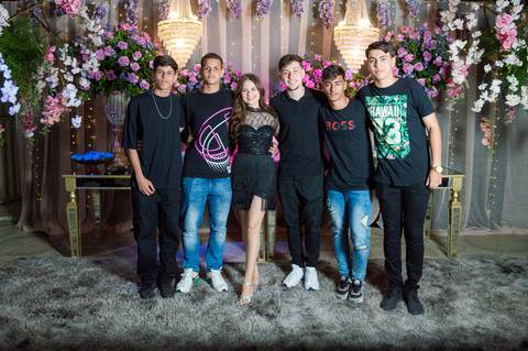 Fotógrafo de eventos, cobertura fotográfica de eventos, fotografia de aniversários, aniversario 18 anos, fotógrafo gv, fotógrafo em Governador Valadares MG, Shanti Amaral Fotografia.'