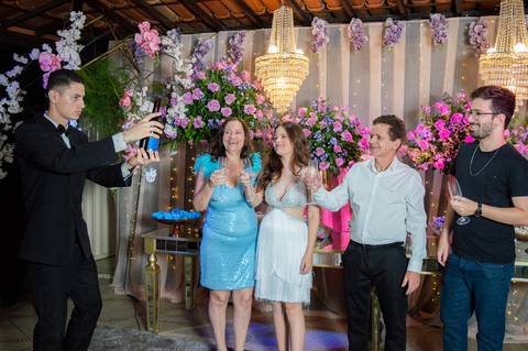 Fotógrafo de eventos, cobertura fotográfica de eventos, fotografia de aniversários, aniversario 18 anos, fotógrafo gv, fotógrafo em Governador Valadares MG, Shanti Amaral Fotografia.'