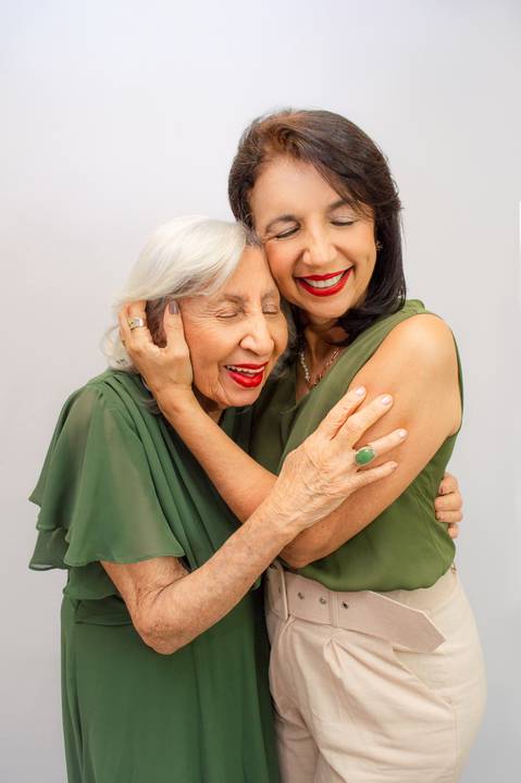 Retratos família, fotógrafo de família, retratos no estúdio, fotógrafo em gv, fotógrafo em governador valadares mg, Shanti Amaral Fotografia.'